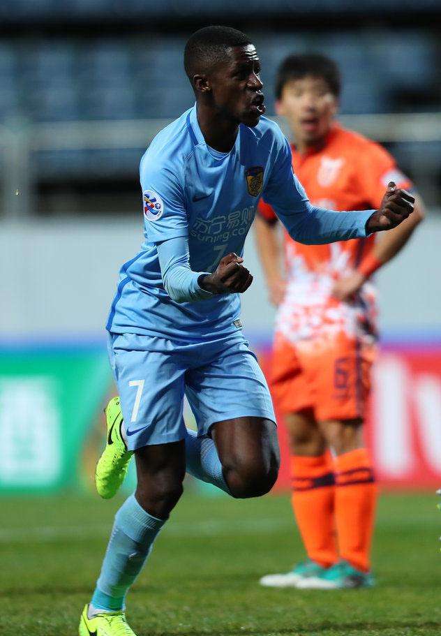 包含苏宁凭借个人进球险胜亚泰,取得连胜的词条 包含苏宁凭借个人进球险胜亚泰,取得连胜的词条