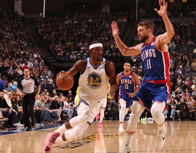 关于尼克斯客场取胜步行者！巴特勒绝杀场面火爆的信息