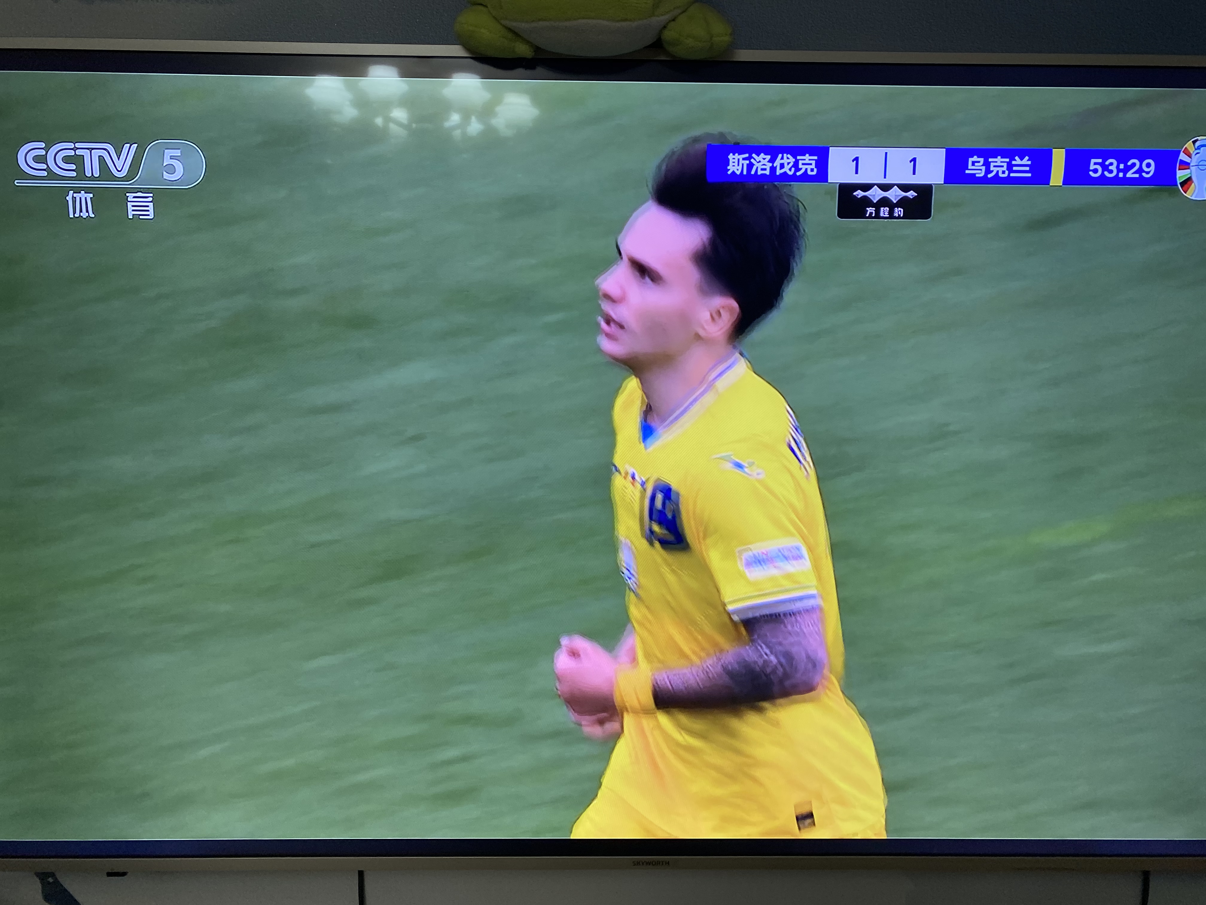 乌克兰队备战瑞典,前锋争取进球 乌克兰队备战瑞典,前锋争取进球