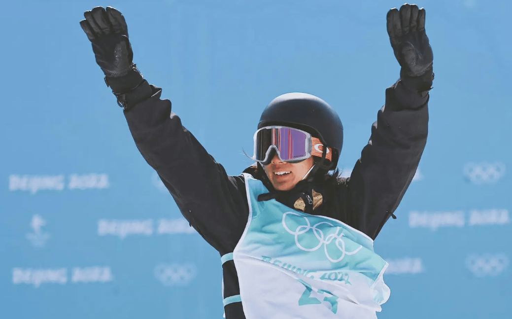 奥地利选手斩获滑雪比赛金牌