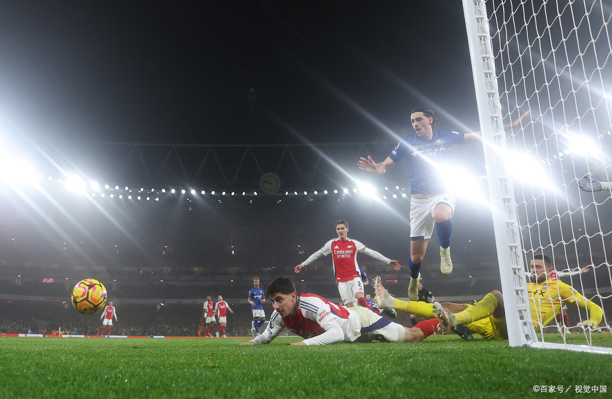 比赛即将开始,球队备战充分 比赛即将开始,球队备战充分