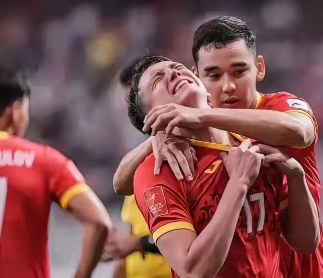 鲁能队员一击致命，战胜对手