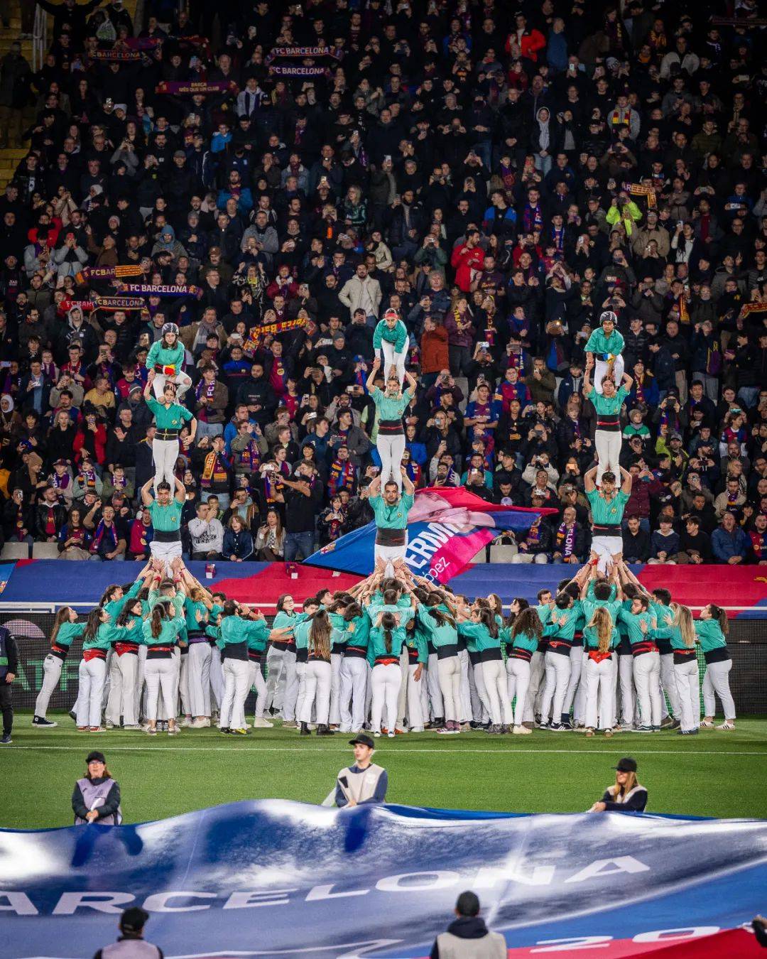 包含瓦伦西亚主场告捷，保持领先的词条