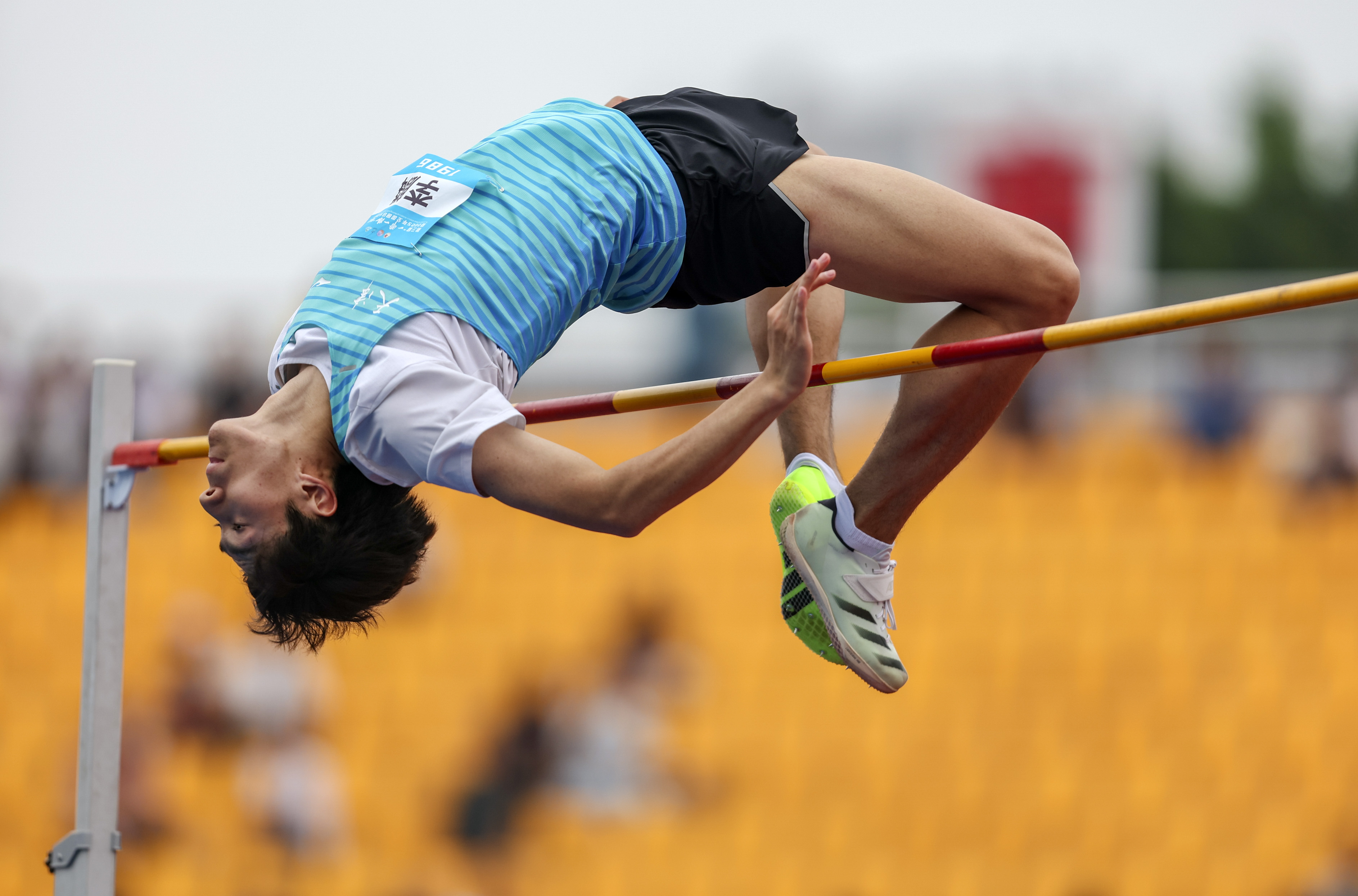 田径全能王座争夺赛，挑战自我的简单介绍