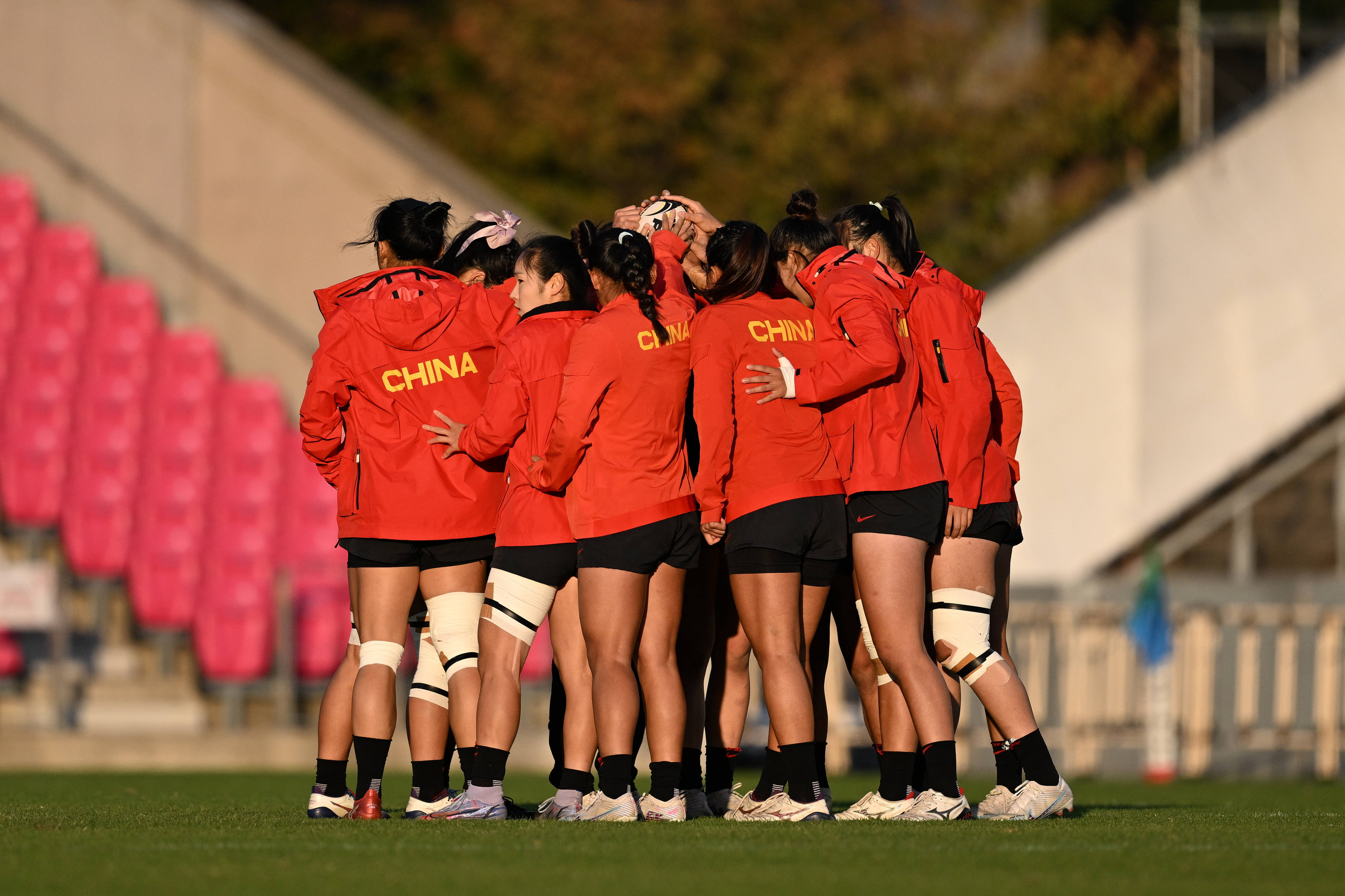 法国队备战热身赛全力以赴