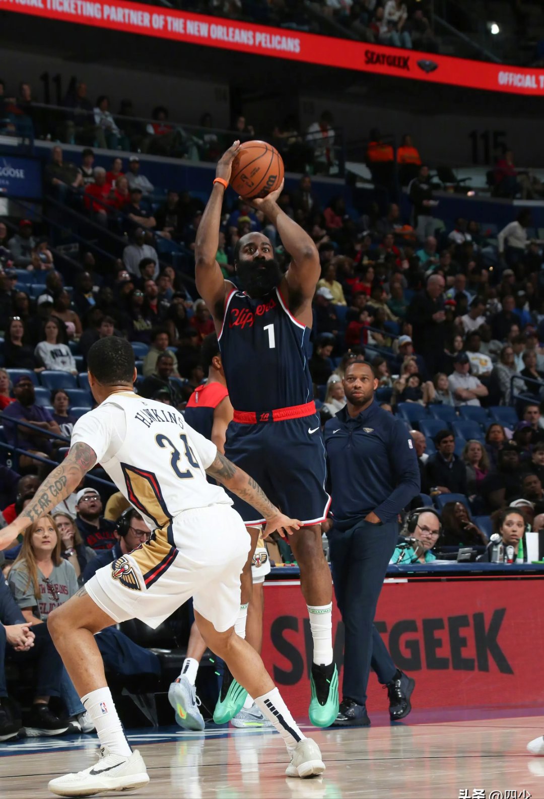 包含鹈鹕球员技术犯规引发风波禁赛期间影响比赛的词条