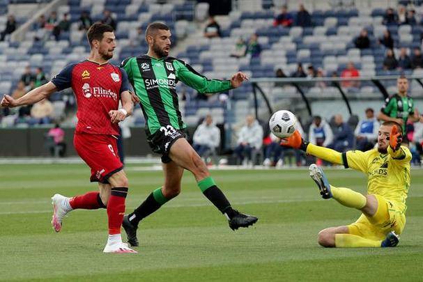 紧张比拼！欧预赛中球队快速进攻，威胁对手门将的简单介绍