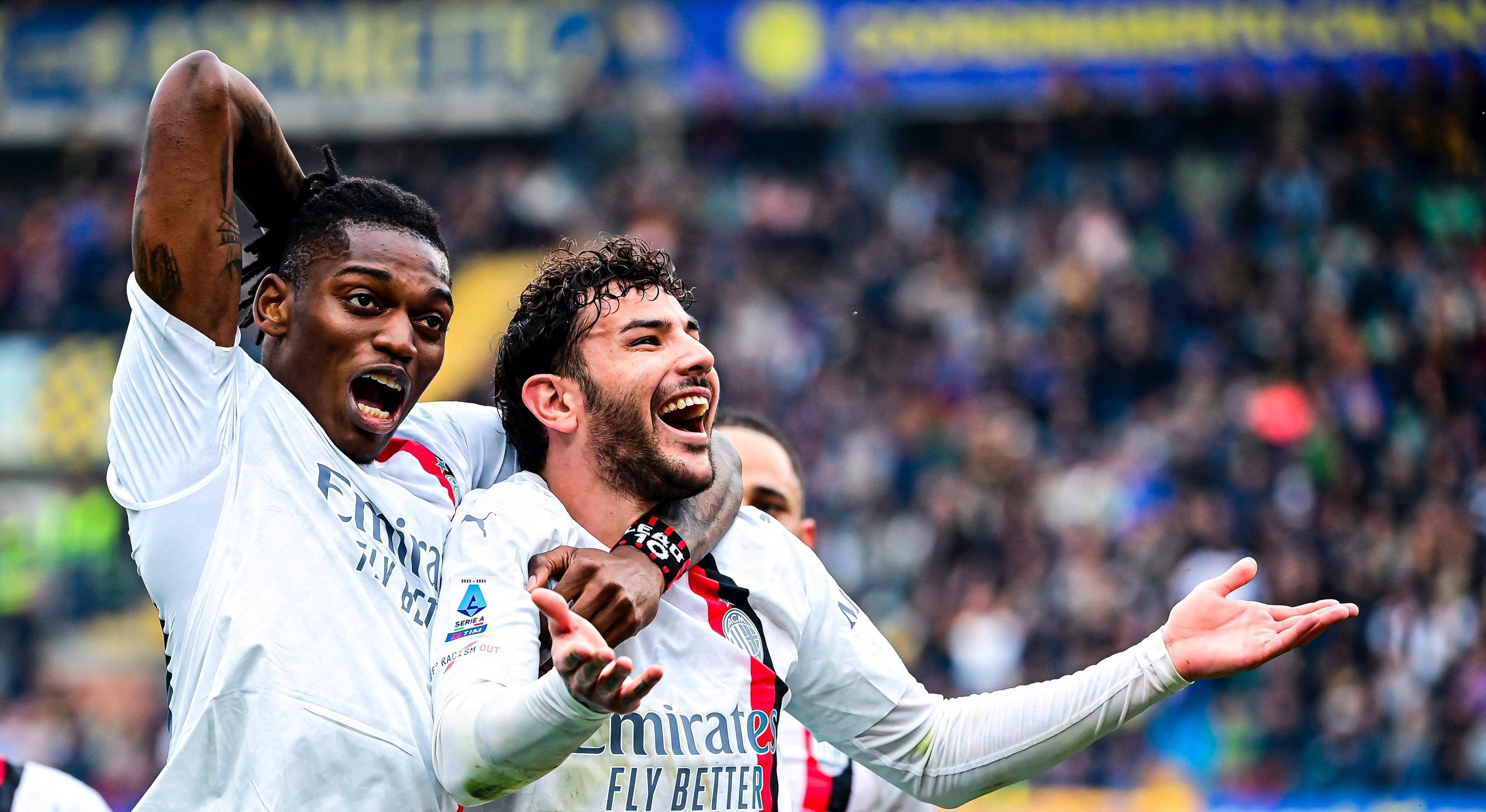 包含AC米兰攻势如火,战胜劲敌的词条 包含AC米兰攻势如火,战胜劲敌的词条