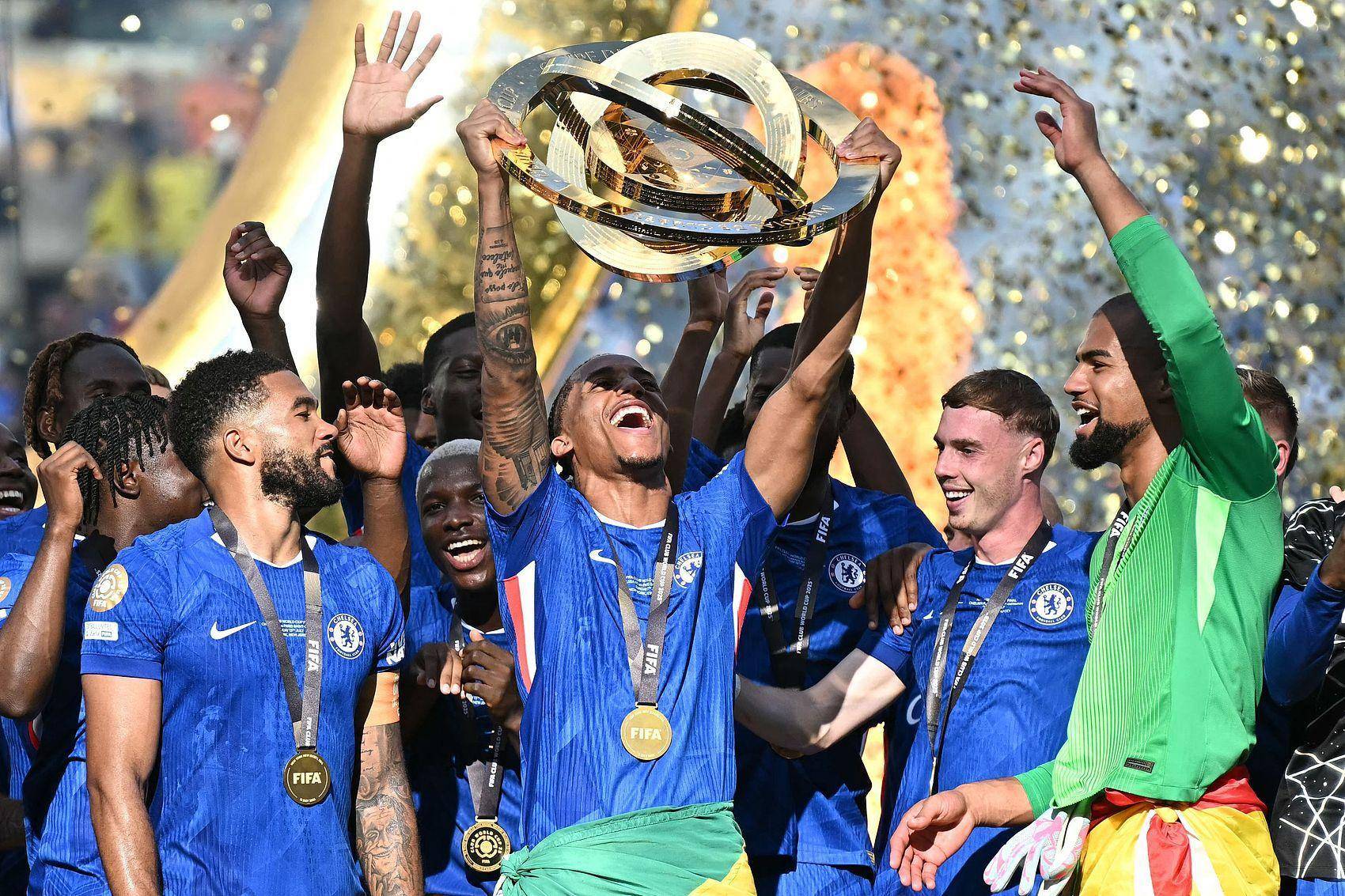 包含曼城击败巴黎圣日耳曼，晋级冠军联赛半决赛的词条