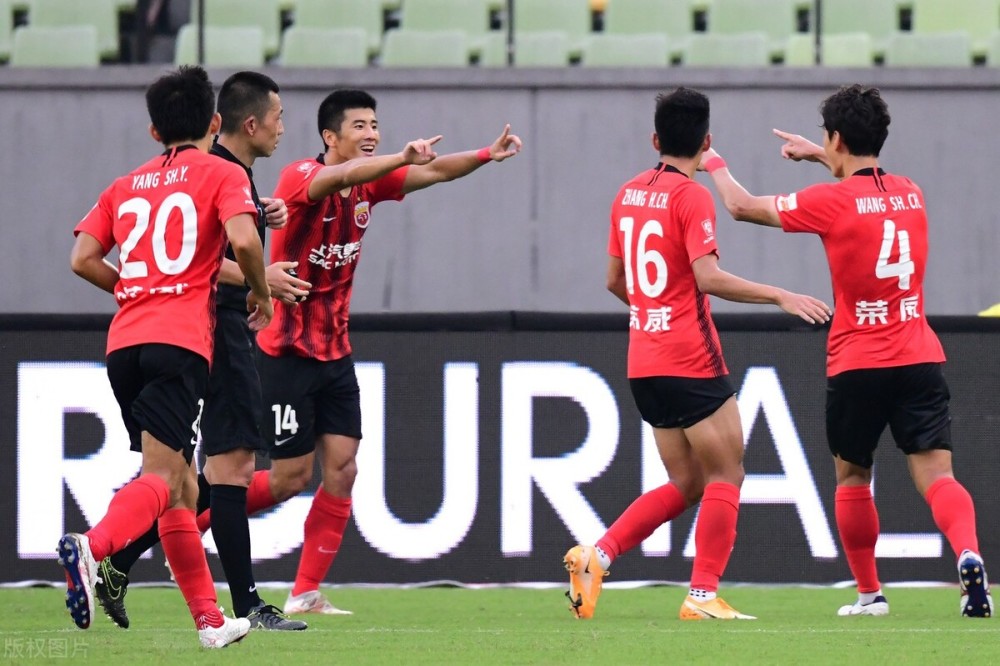 包含亚洲杯焦点战：德布劳内vs梅西，晋级引发争议判罚的词条