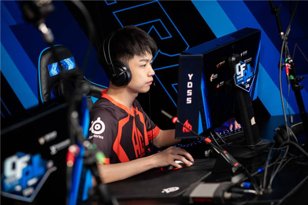 亚洲篮球新星引领球队走向胜利 亚洲篮球新星引领球队走向胜利