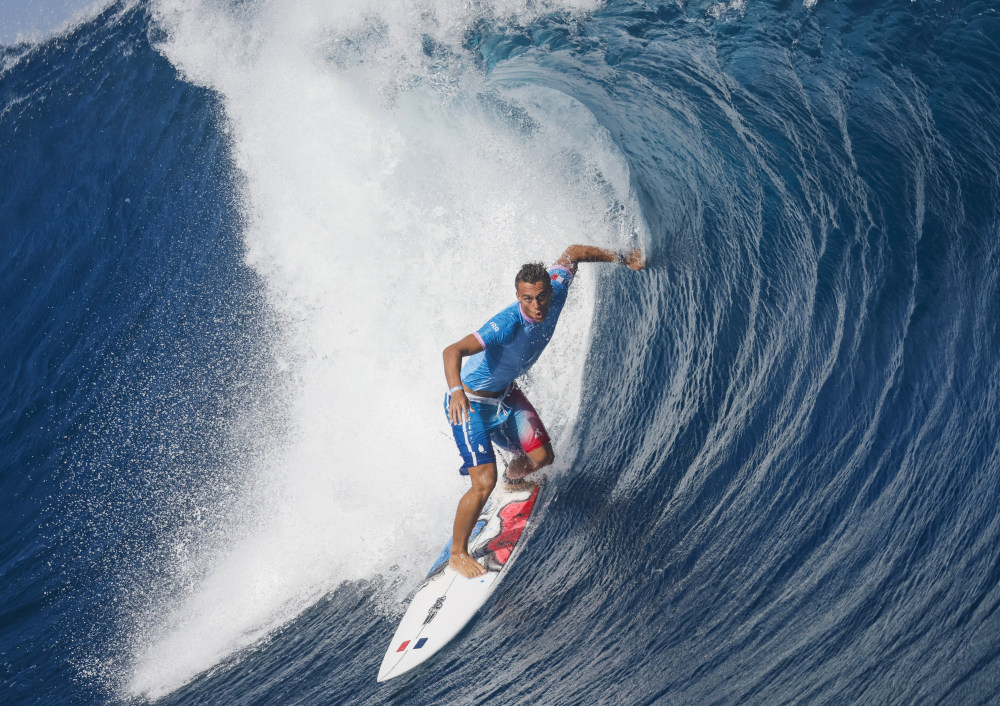 关于冲浪男子比赛澳大利亚选手勇夺冠军的信息