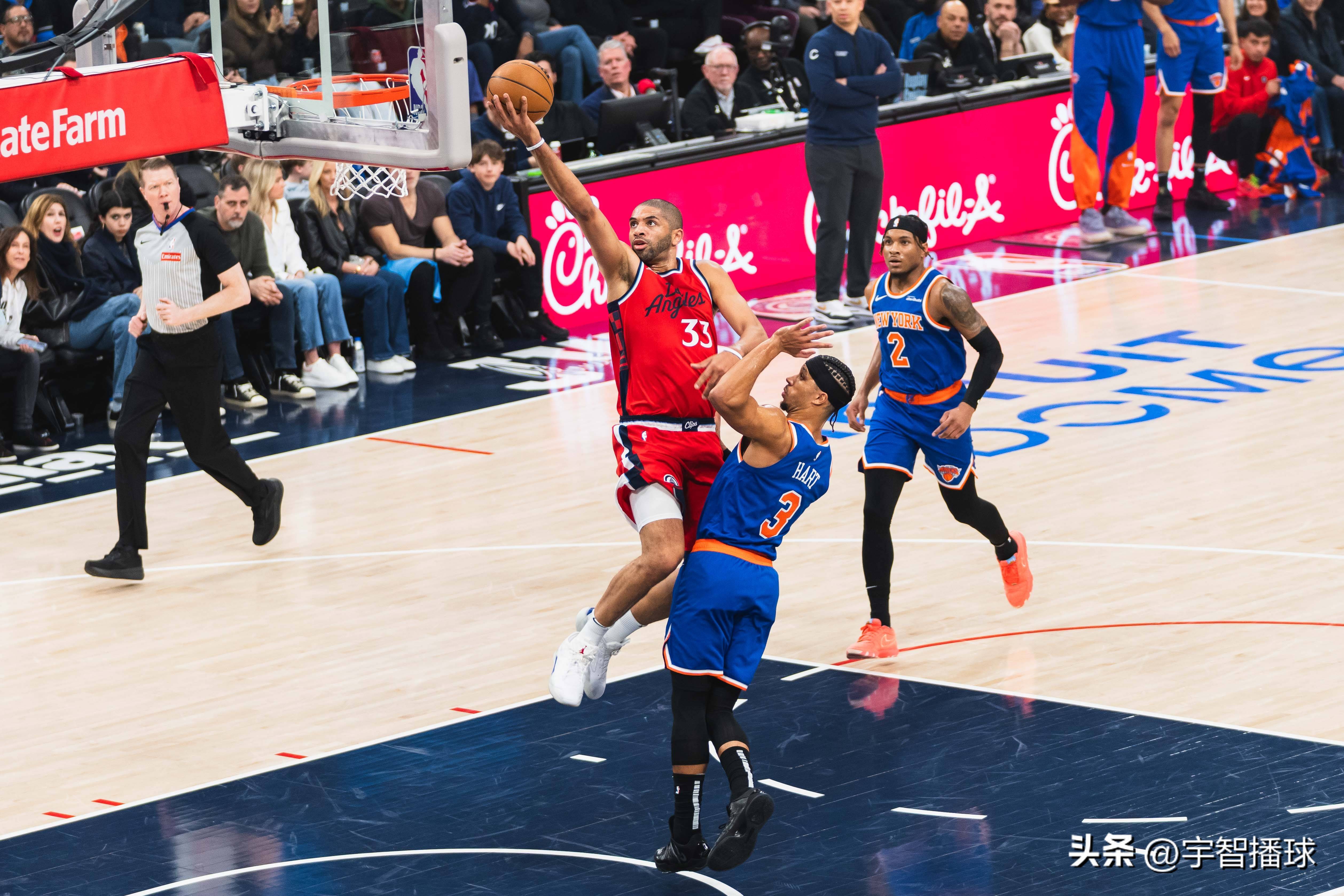 快船击败尼克斯,取得连胜 快船击败尼克斯,取得连胜