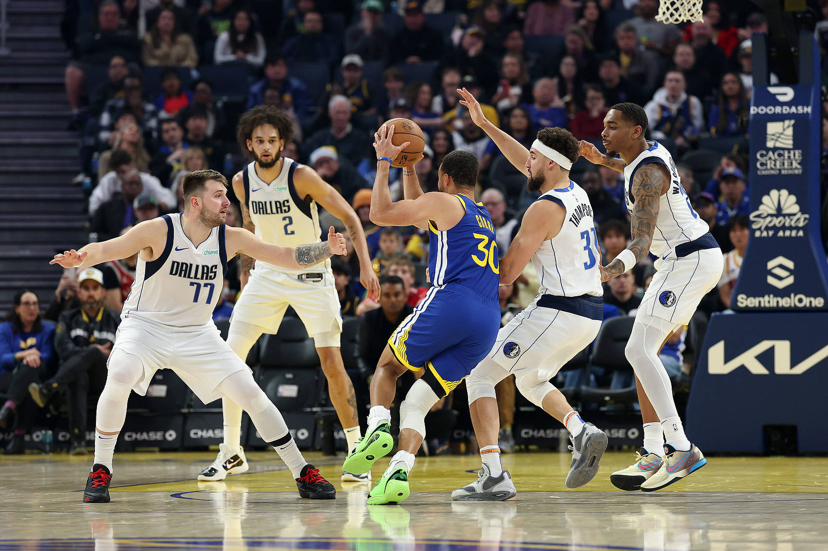 独行侠以两分击败篮网 独行侠以两分击败篮网