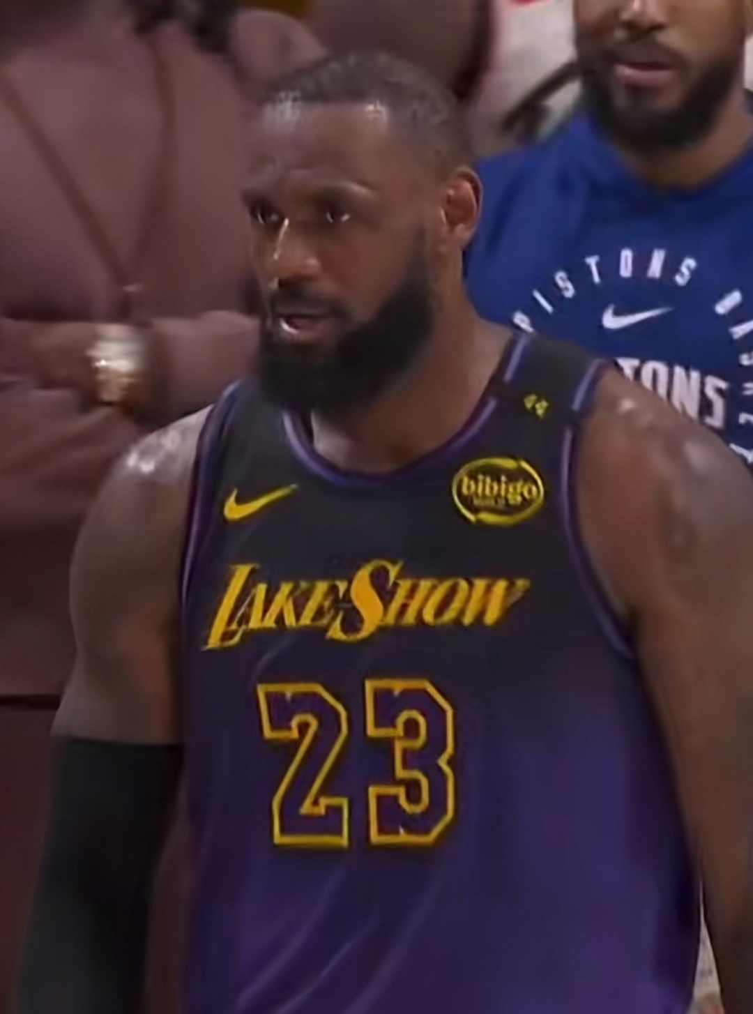 湖人逆袭步行者,詹姆斯一人独得40分的简单介绍 湖人逆袭步行者,詹姆斯一人独得40分的简单介绍