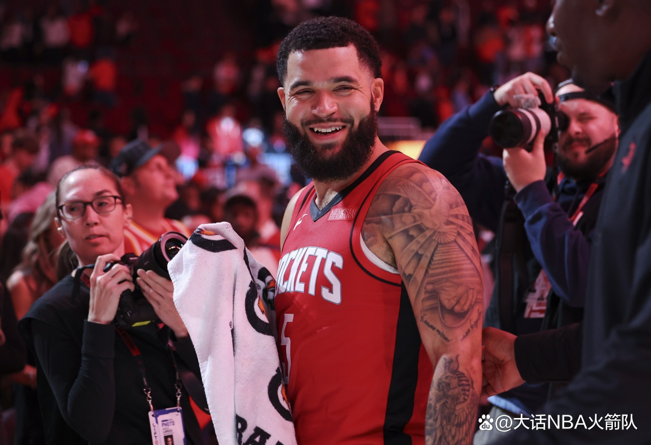 老鹰不敌猛龙，范弗利特低迷