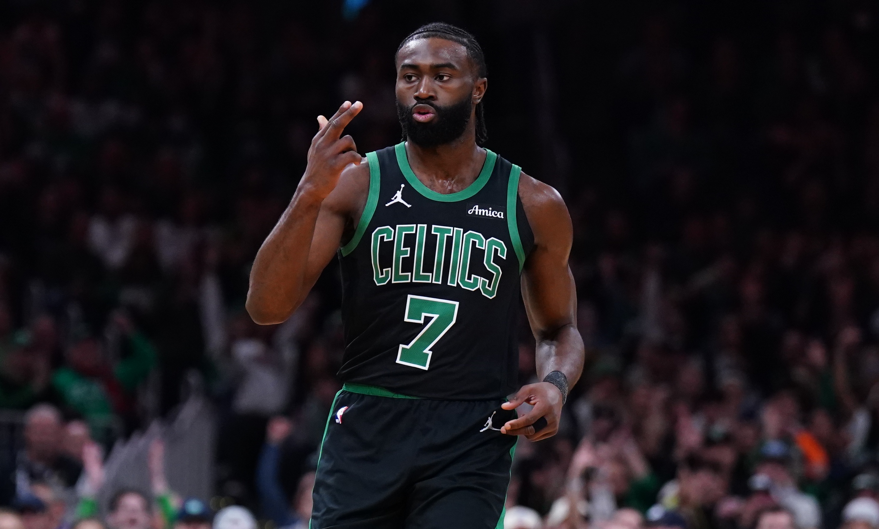 包含凯尔特人鏖战雷霆,杰伦·布朗送出助攻的词条 包含凯尔特人鏖战雷霆,杰伦·布朗送出助攻的词条