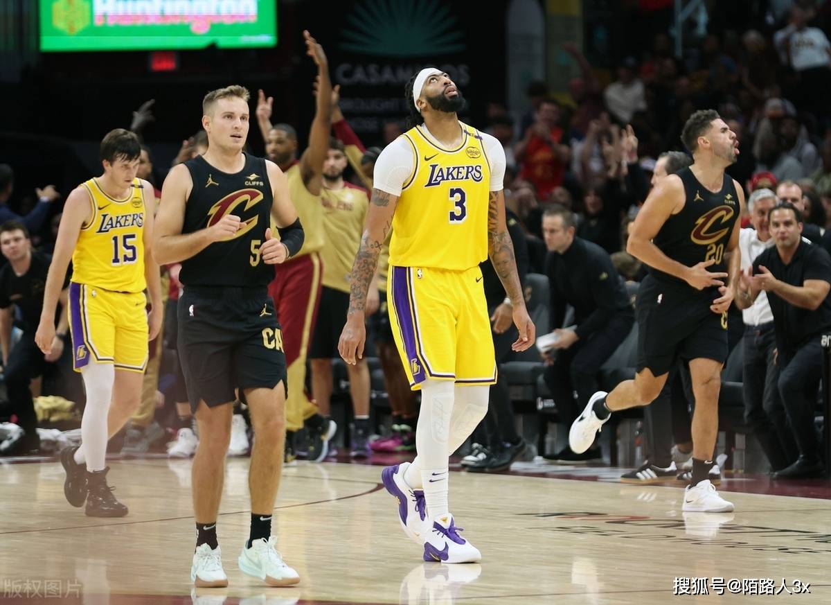 湖人大胜骑士,詹姆斯砍下34分 湖人大胜骑士,詹姆斯砍下34分