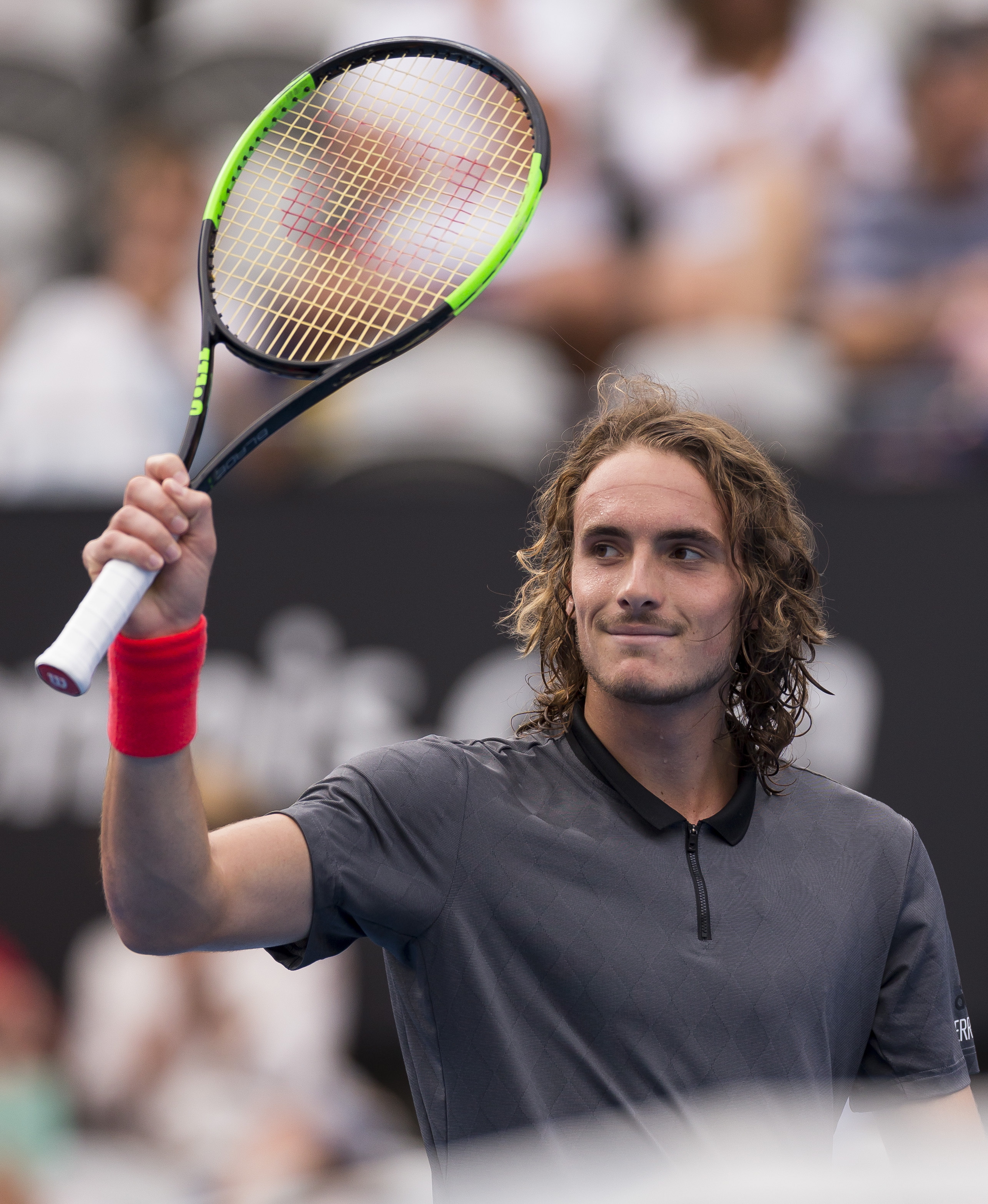 西班牙网球队绝杀世界网球队,西西帕斯爆发神勇的简单介绍 西班牙网球队绝杀世界网球队,西西帕斯爆发神勇的简单介绍