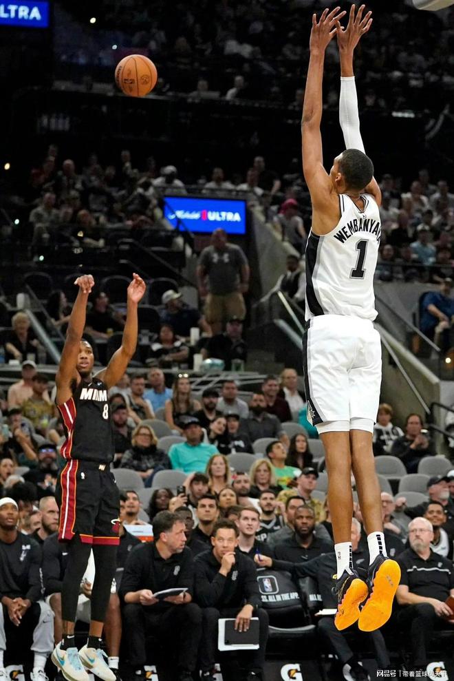 热火轻取马刺,波尔津吉斯高光表现的简单介绍 热火轻取马刺,波尔津吉斯高光表现的简单介绍