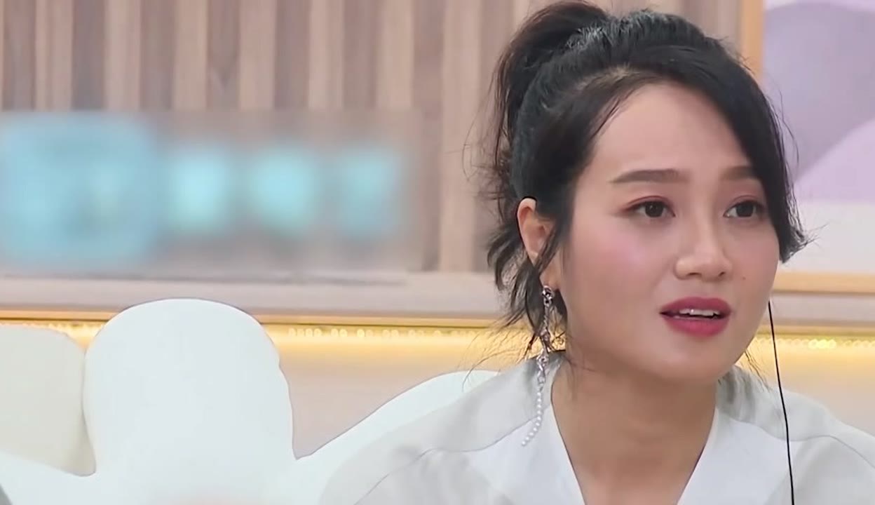 世俱杯分组-包含竞猜热点选手赛后落泪，背后故事感人的词条