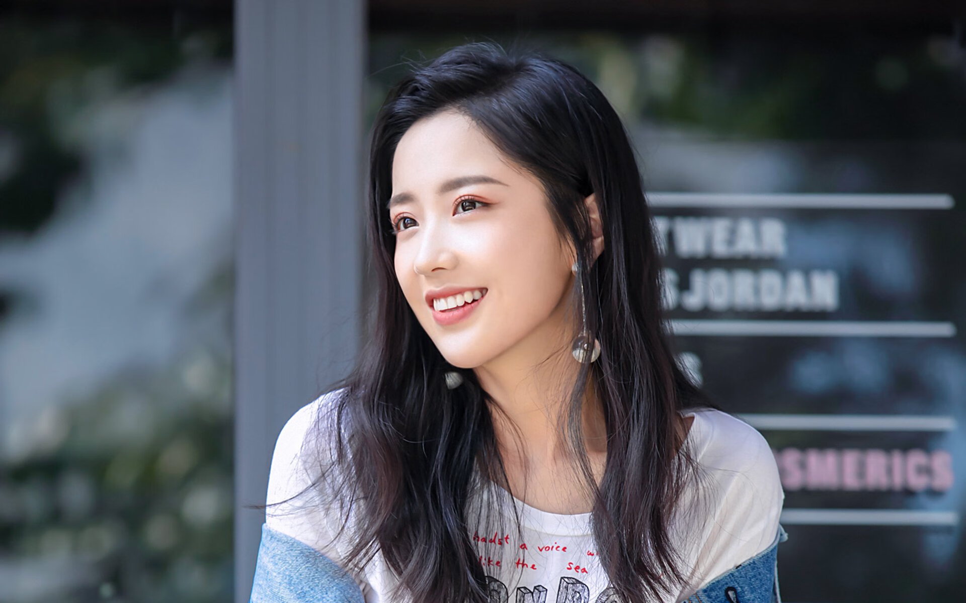 铁闸对决！库尔图瓦单场11扑救难救主，尤文争议点球力克哥伦比亚