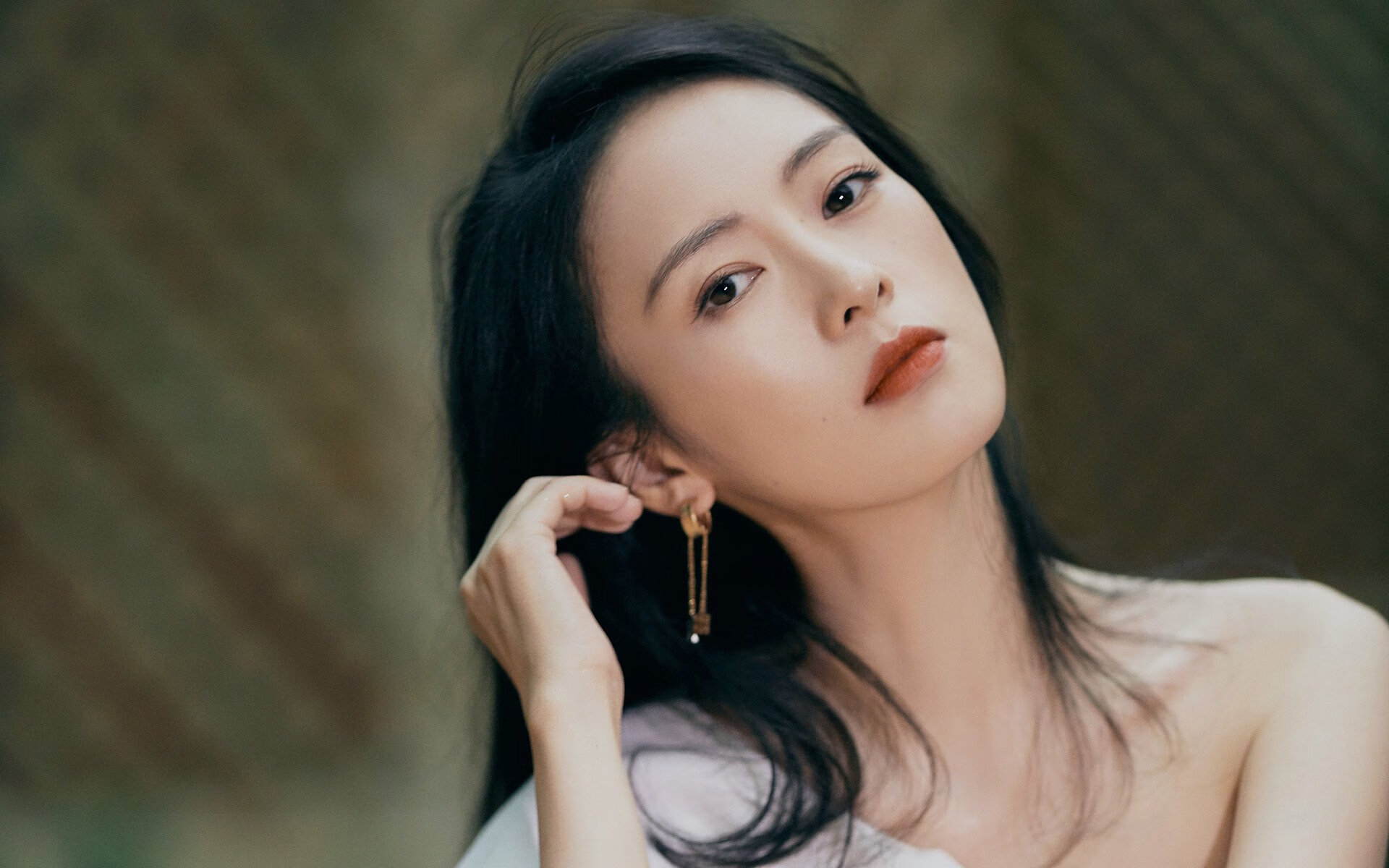 霍勒迪在焦点战中证明自我，马刺对阵浙江队的胜利之夜