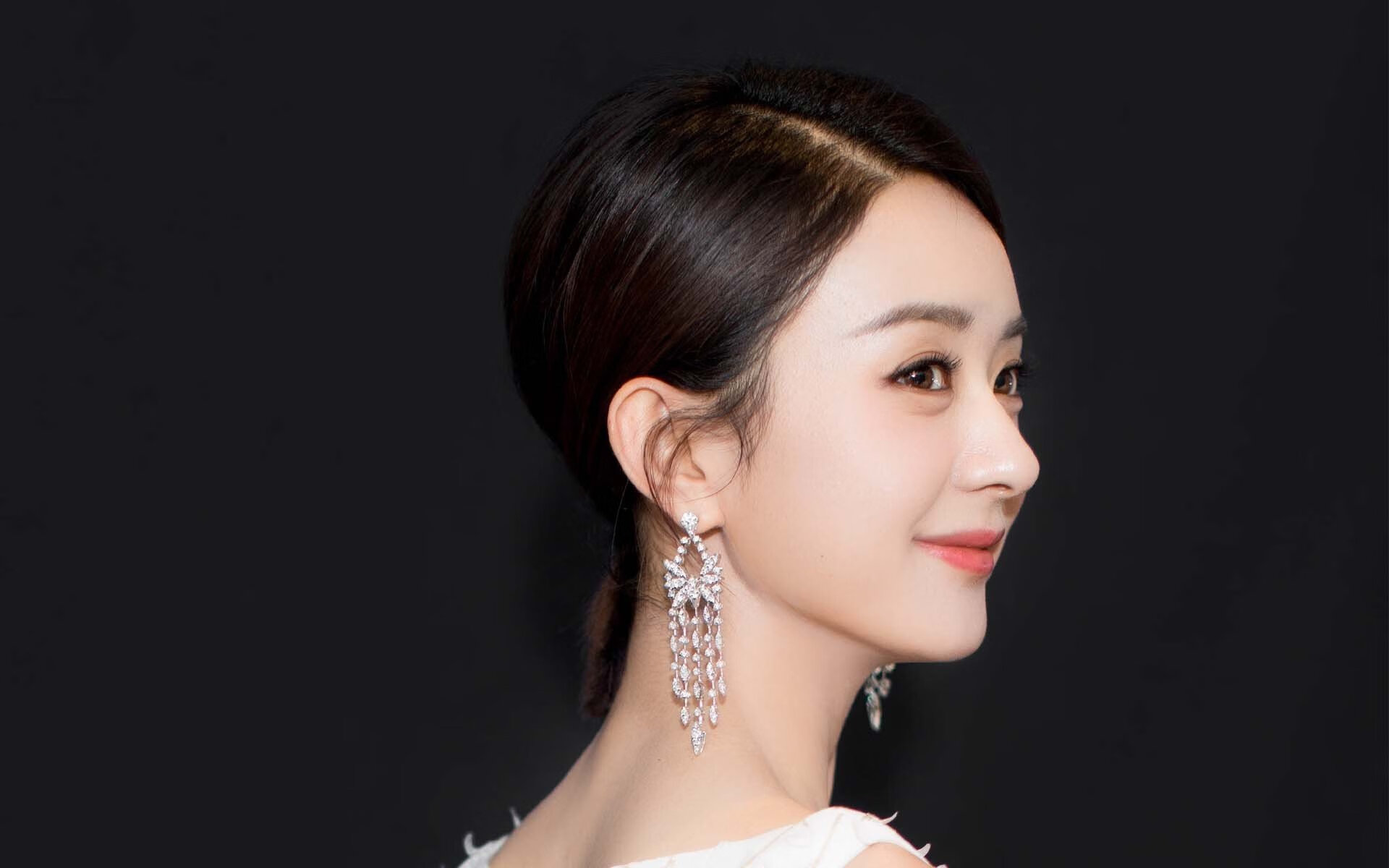 绝杀之地与巨人觉醒，篮球世界的两极协奏