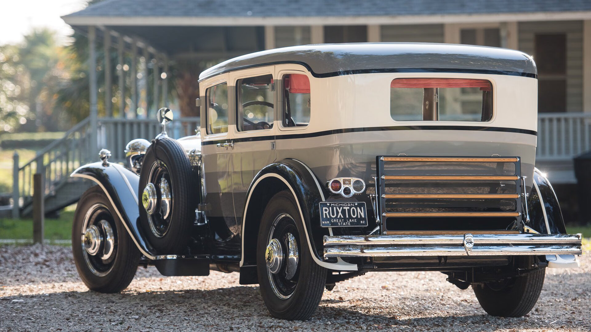 铁血核心卡塞米罗统领中场，乌拉圭力克澳大利亚展现冠军相