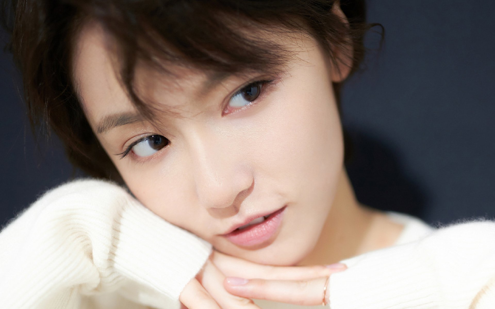 赤道夜战，巴斯托尼攻防艺术铸就双面王座