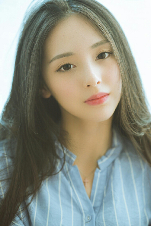 欧冠半决赛之夜，佩德里关键进球定乾坤，巴萨逆转晋级