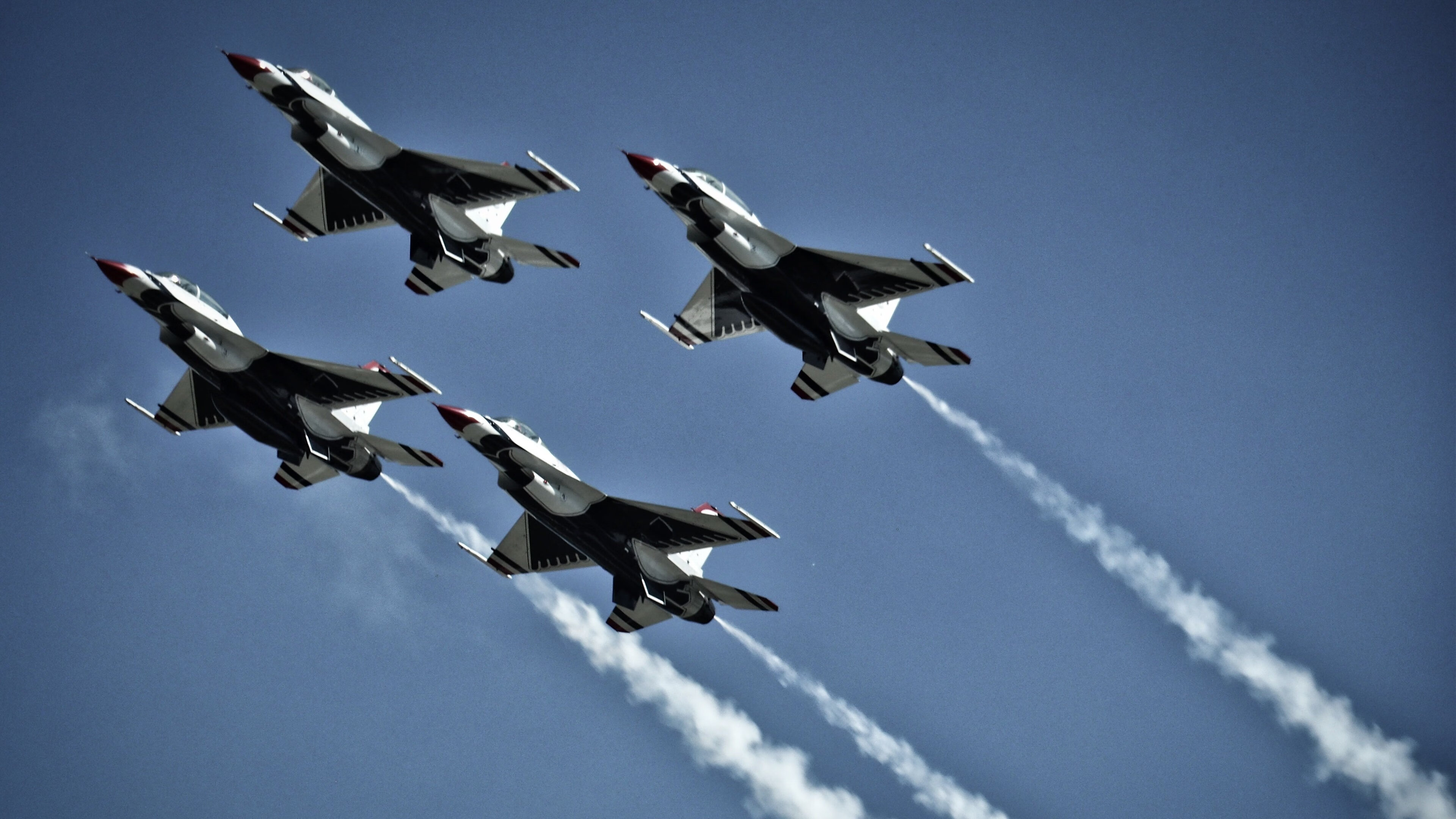 青年军风暴席卷麦迪逊！雷霆三核轰89分击溃尼克斯，改写季后赛权力版图